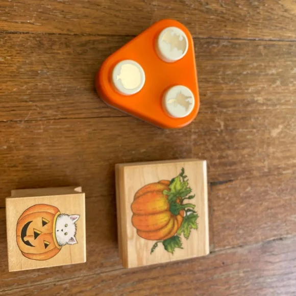 PRICE DROP!! Lot of 25 Halloween Cards and Rubber Stamps! - Picture 13 of 16